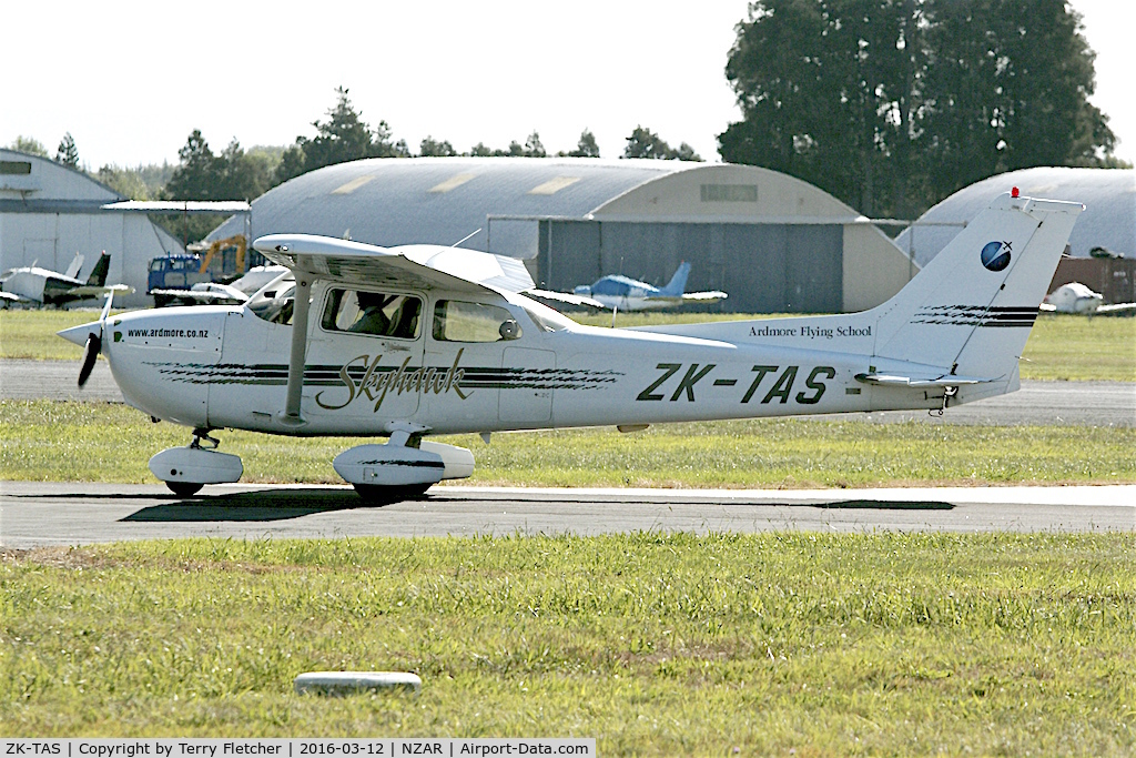 ZK-TAS, Cessna 172R C/N 17280630, At Ardmore Airport , Auckland , North Island , New Zealand