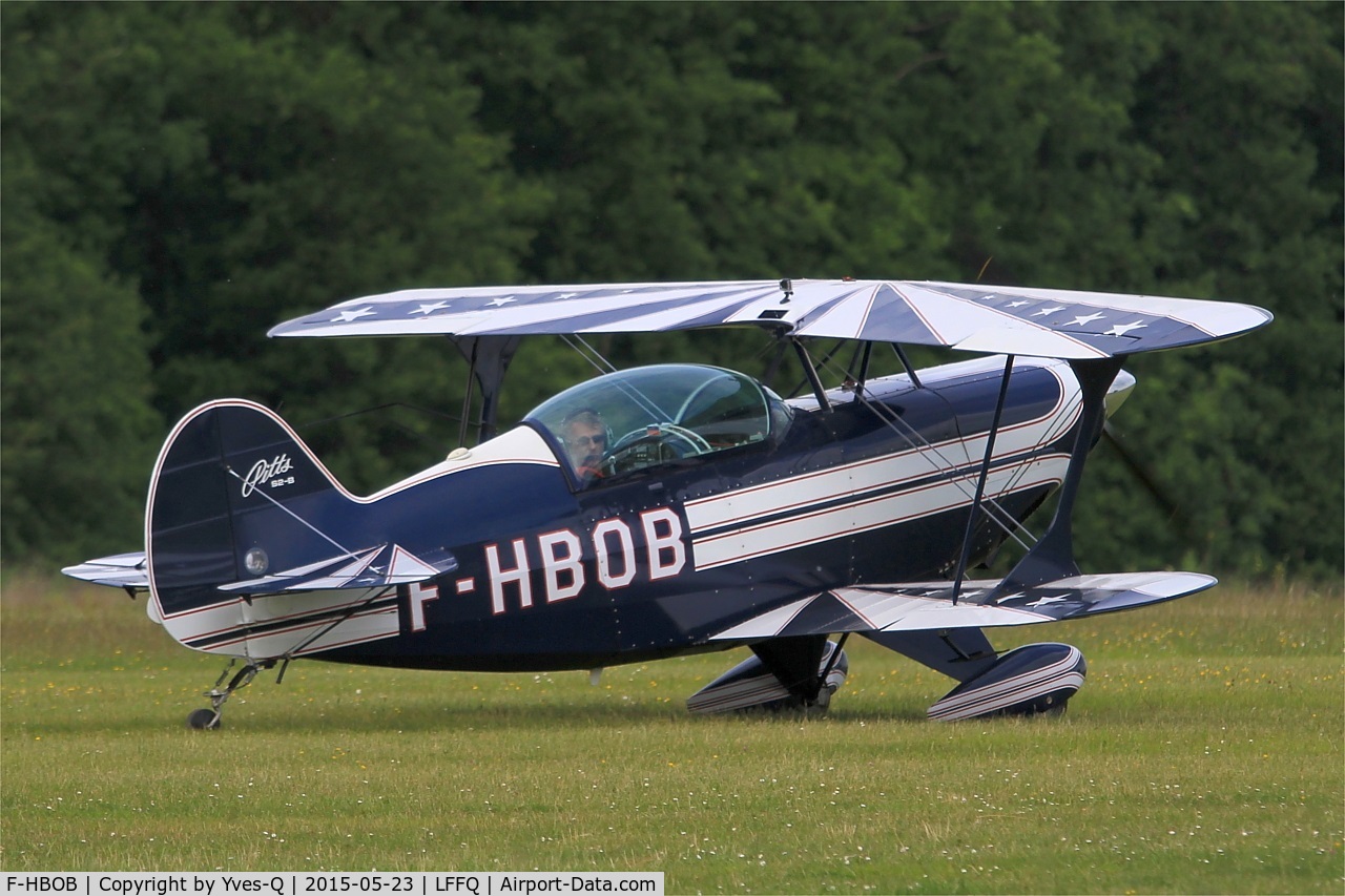 F-HBOB, 1983 Aviat Pitts S-2B Special C/N 5289, Aviat Pitts S-2B, Taxiing to parking area, La Ferté-Alais Airfield (LFFQ) Air Show 2015