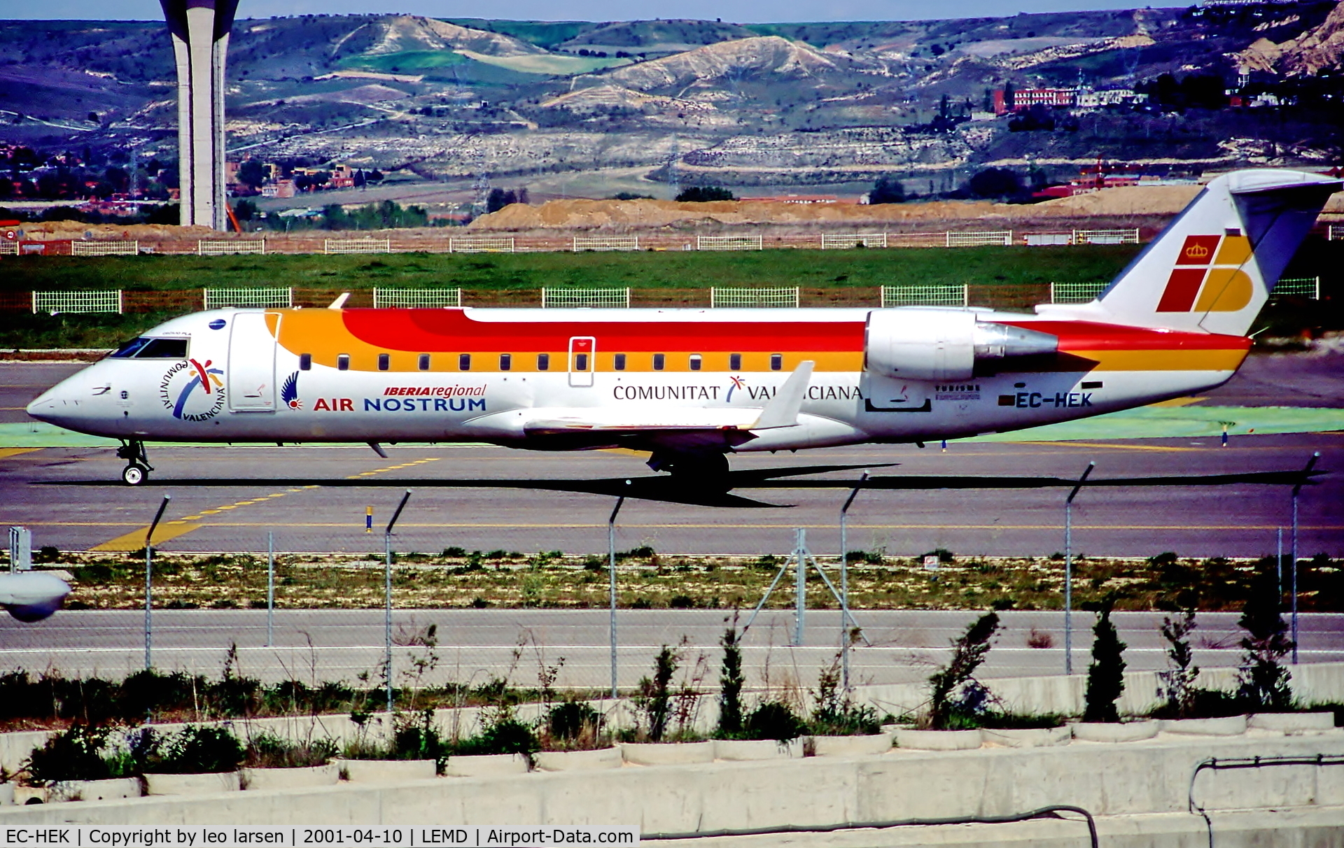 EC-HEK, 1999 Canadair CRJ-200ER (CL-600-2B19) C/N 7320, Madrid 10.4.01