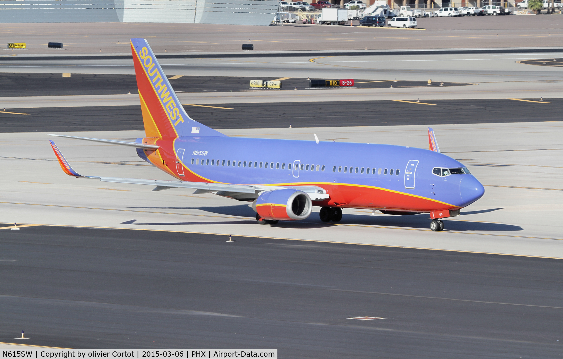 N615SW, 1995 Boeing 737-3H4 C/N 27698, Phoenix airport