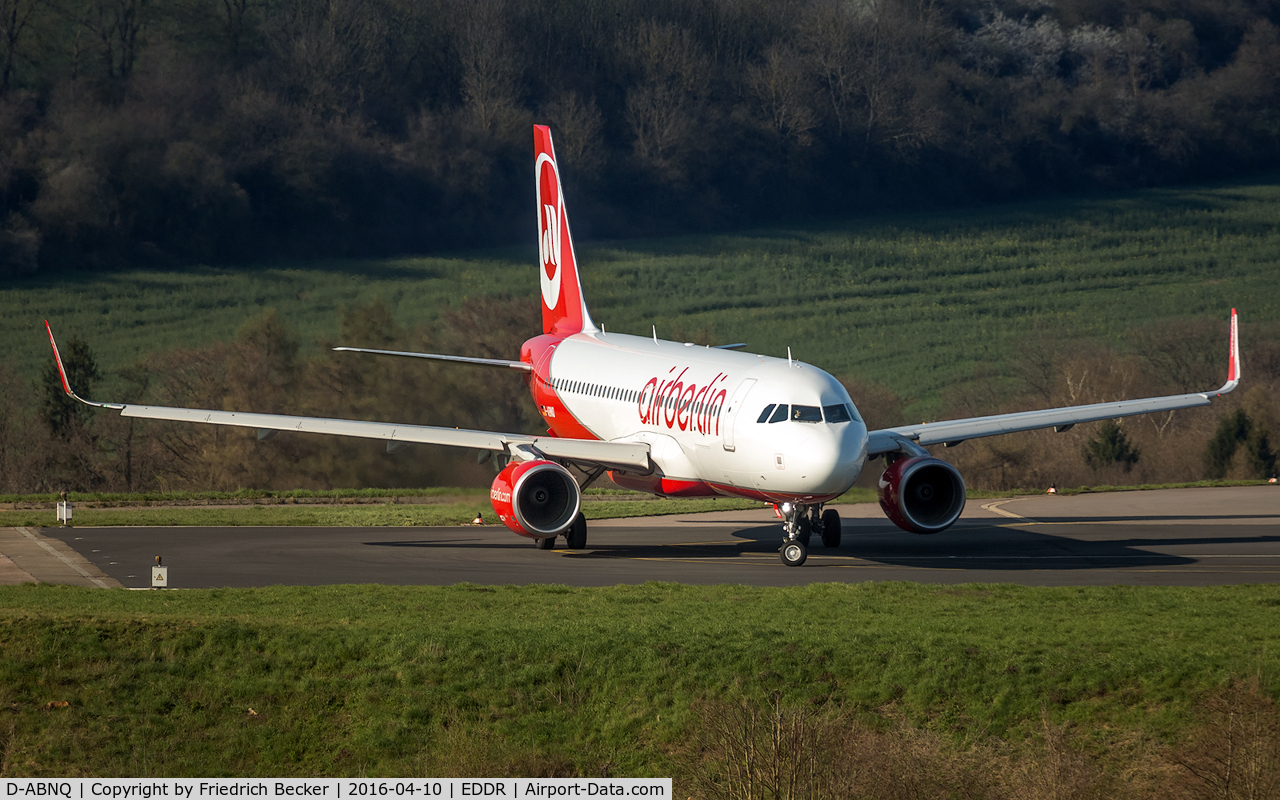 D-ABNQ, 2015 Airbus A320-214 C/N 6877, line up for departure to Palma
