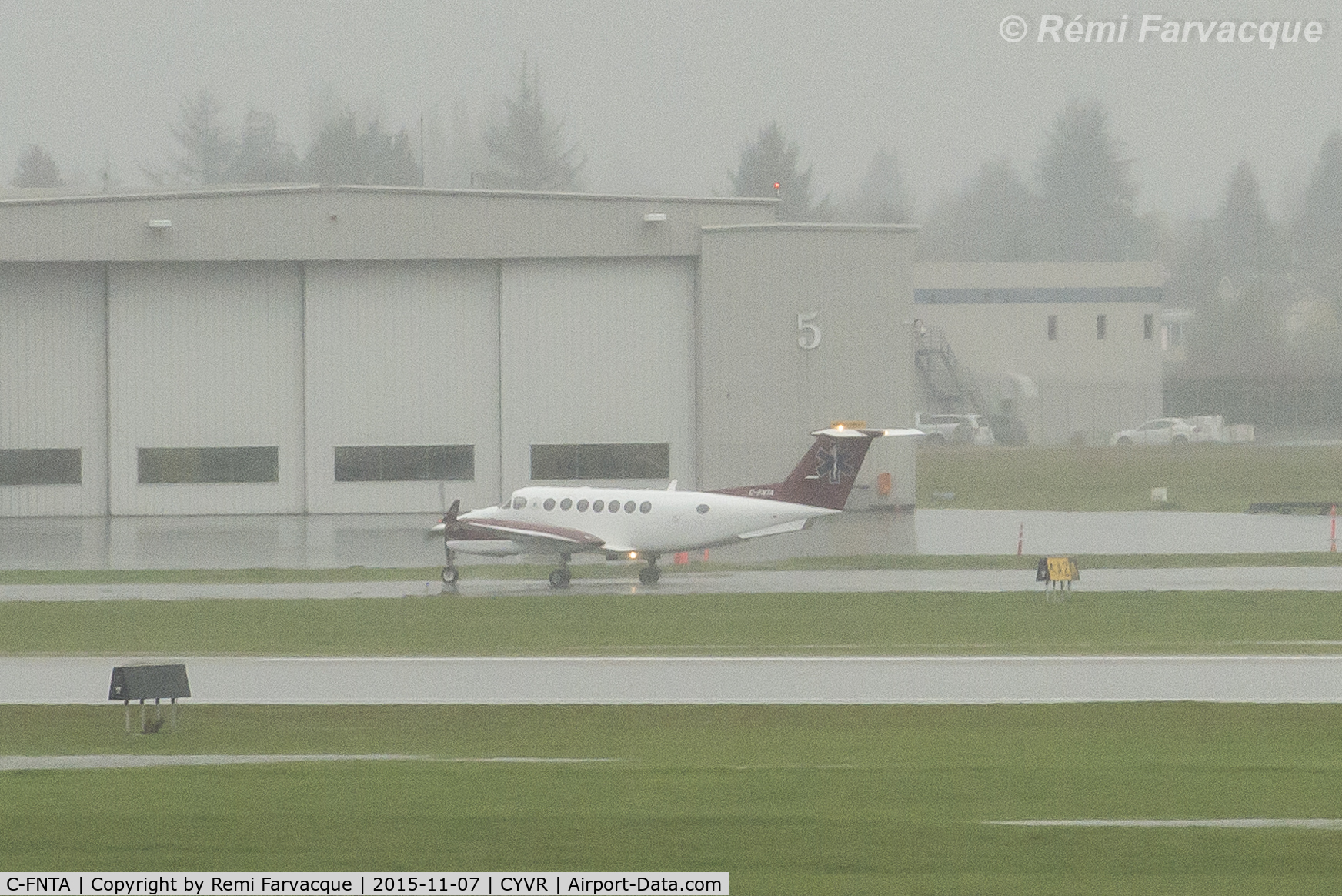 C-FNTA, 2012 Beech B300 King Air C/N FL-806, Taxiing to private hanger. Air ambulance livery.