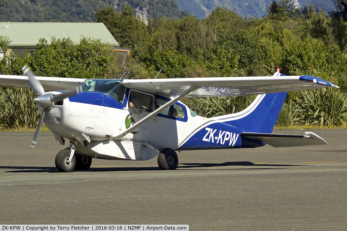 ZK-KPW, Cessna U206G Stationair C/N U20603593, At Milford Sound , South Island , New Zealand