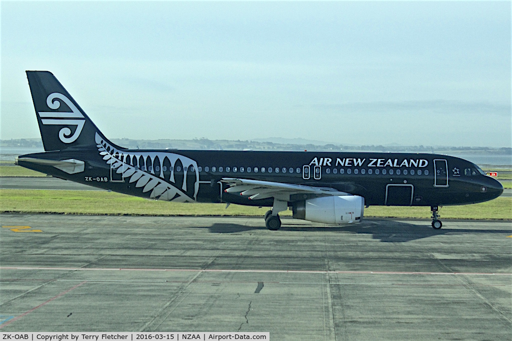 ZK-OAB, 2010 Airbus A320-232 C/N 4553, At Auckland Int