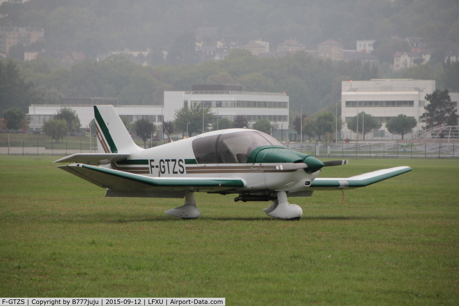 F-GTZS, Robin DR-400-120 Dauphin 2+2 C/N 2464, at Les Mureaux