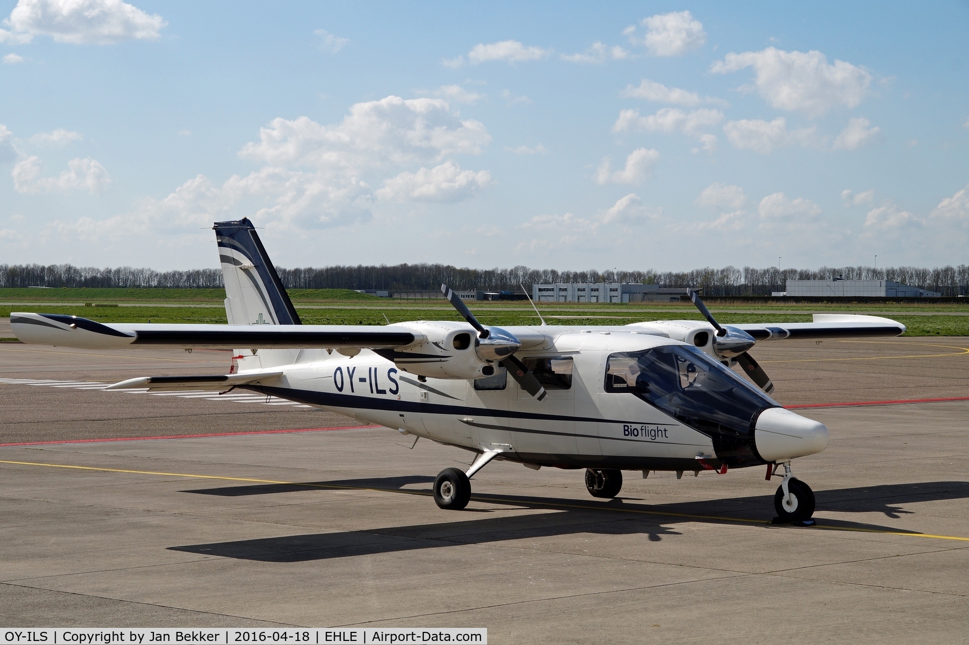 OY-ILS, Vulcanair P-68 Observer 2 C/N 466-36/OB2, Lelystad Airport