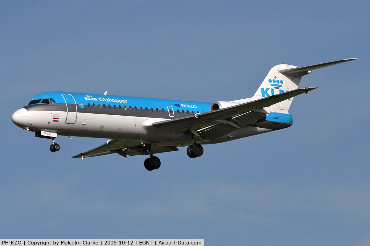 PH-KZO, 1995 Fokker 70 (F-28-0070) C/N 11538, 737-33A(QC) on approach to 25 at Newcastle Airport, October 2006.
