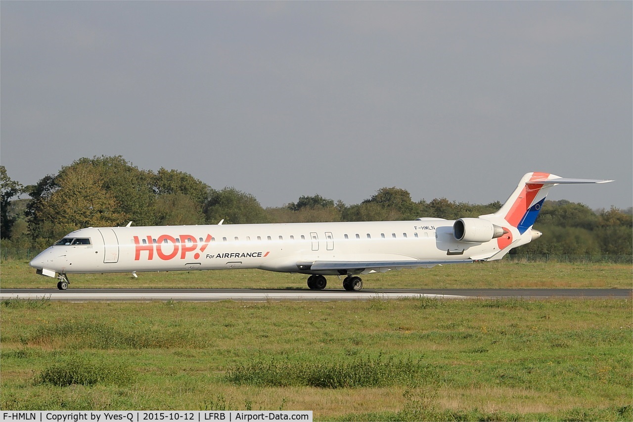 F-HMLN, 2012 Bombardier CRJ-1000EL NG (CL-600-2E25) C/N 19024, Bombardier CRJ-1000EL NG, Taxiing to holding point rwy 07R, Brest-Bretagne Airport (LFRB-BES)