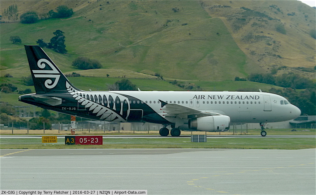 ZK-OJG, 2004 Airbus A320-232 C/N 2173, At Queenstown