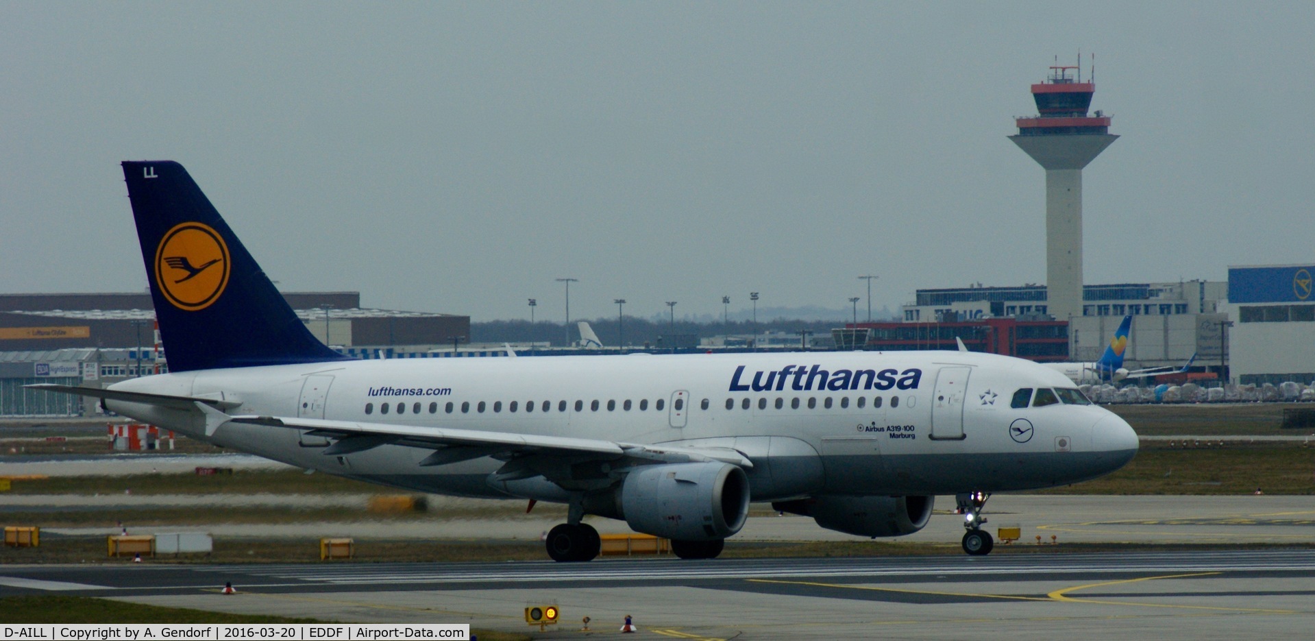 D-AILL, 1997 Airbus A319-114 C/N 689, Lufthansa, seen here waiting for line up clearence at Frankfurt Rhein/Main(EDDF)