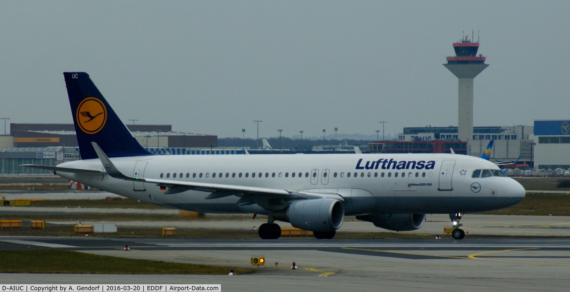 D-AIUC, 2014 Airbus A320-214 C/N 6006, Lufthansa, is here taxiing at Frankfurt Rhein/Main(EDDF)