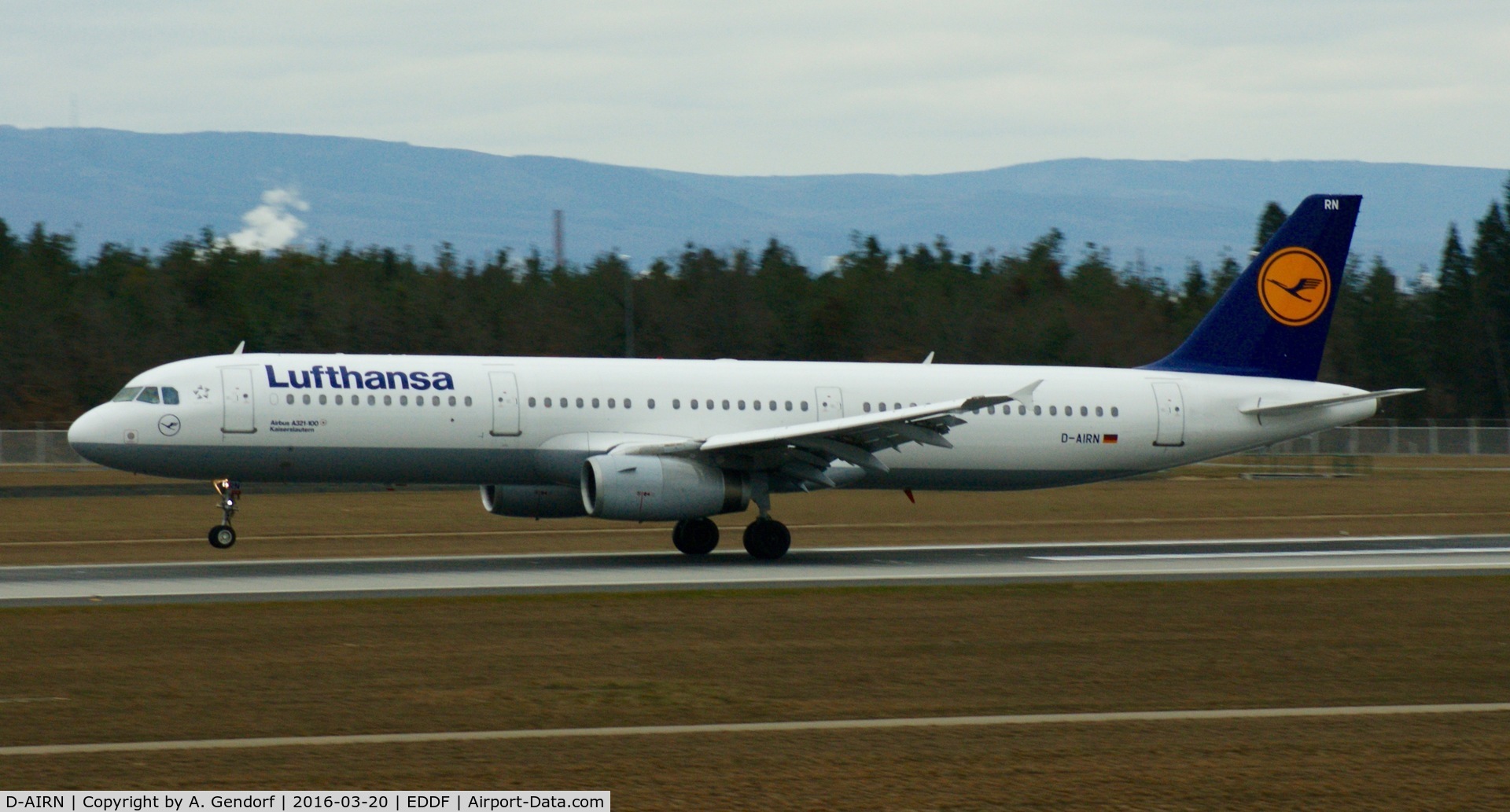 D-AIRN, 1995 Airbus A321-131 C/N 0560, Lufthansa, seen here touching down RWY 25R at Frankfurt Rhein/Main(EDDF)