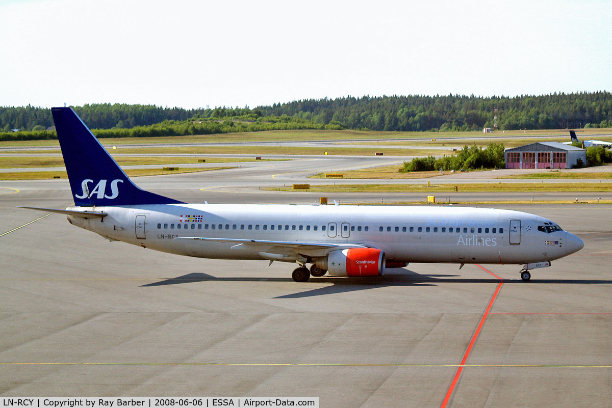 LN-RCY, 2001 Boeing 737-883 C/N 28324, Boeing 737-883 [28324] (SAS Scandinavian Airlines) Stockholm-Arlanda~SE 06/06/2008