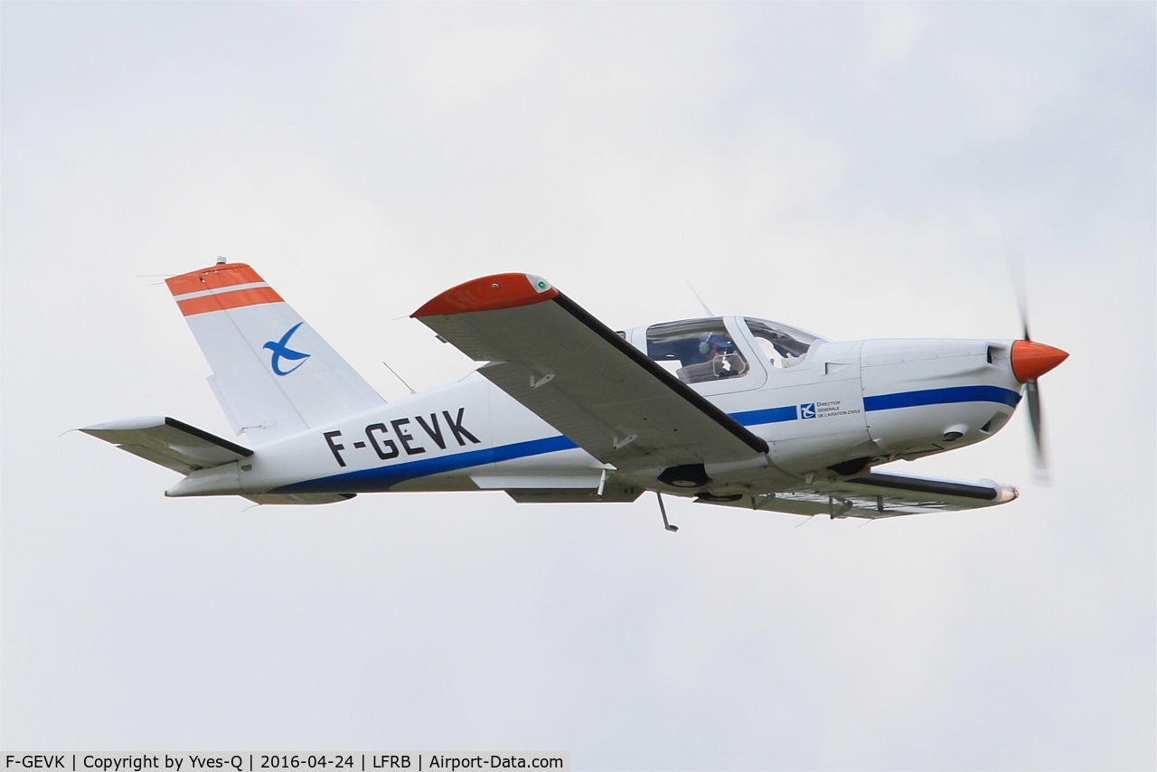 F-GEVK, Socata TB-20 Trinidad C/N 734, Socata TB-20, Take off rwy 07R, Brest-Bretagne airport (LFRB-BES)