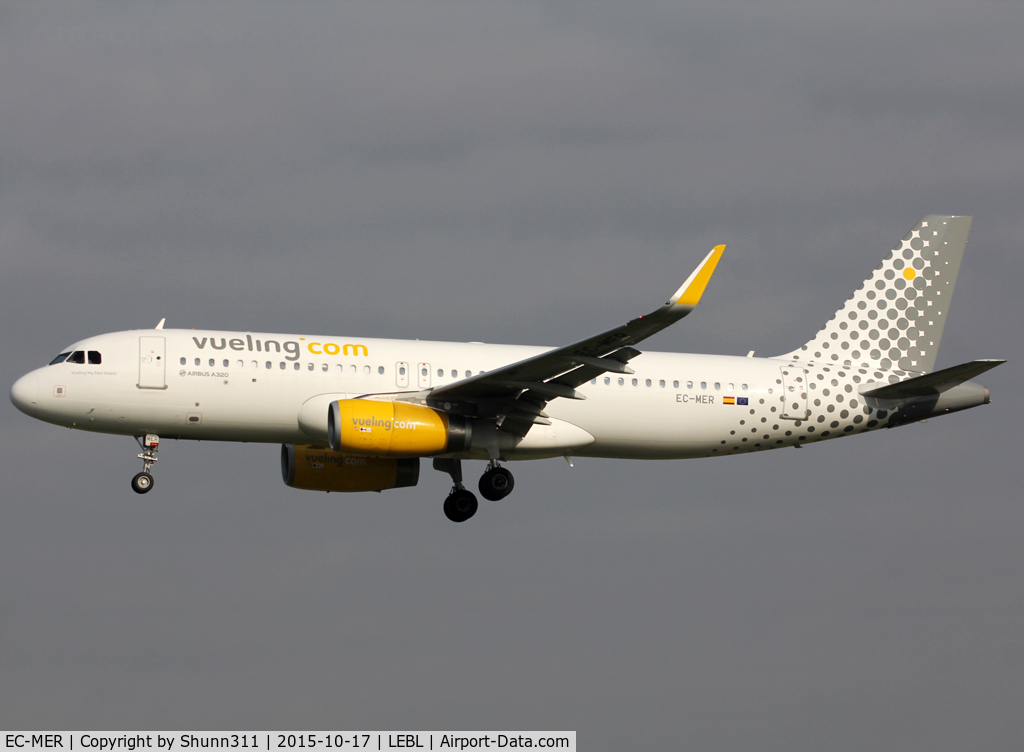 EC-MER, 2015 Airbus A320-232 C/N 6510, Landing rwy 25R