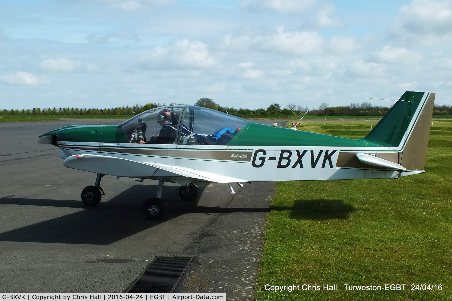 G-BXVK, 1998 Robin HR-200-120B C/N 326, at Turweston