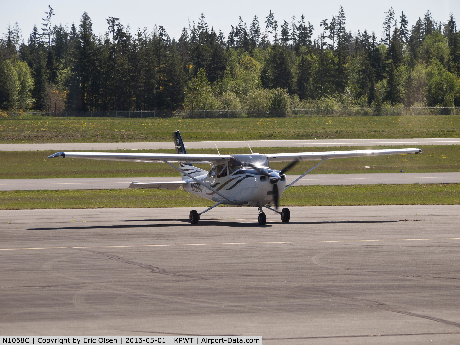 N1068C, 2008 Cessna T182T Turbo Skylane C/N T18208822, Cessna T182T at Bremerton.