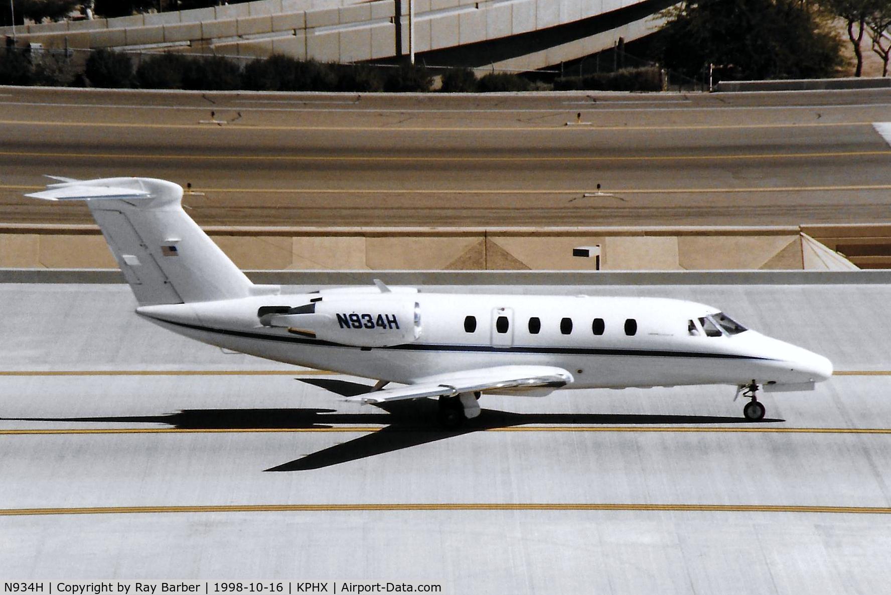 N934H, 1989 Cessna 650 Citation III C/N 650-0172, Cessna Citation III [650-0172] Phoenix-Sky Harbor Int'l~N 16/10/1998