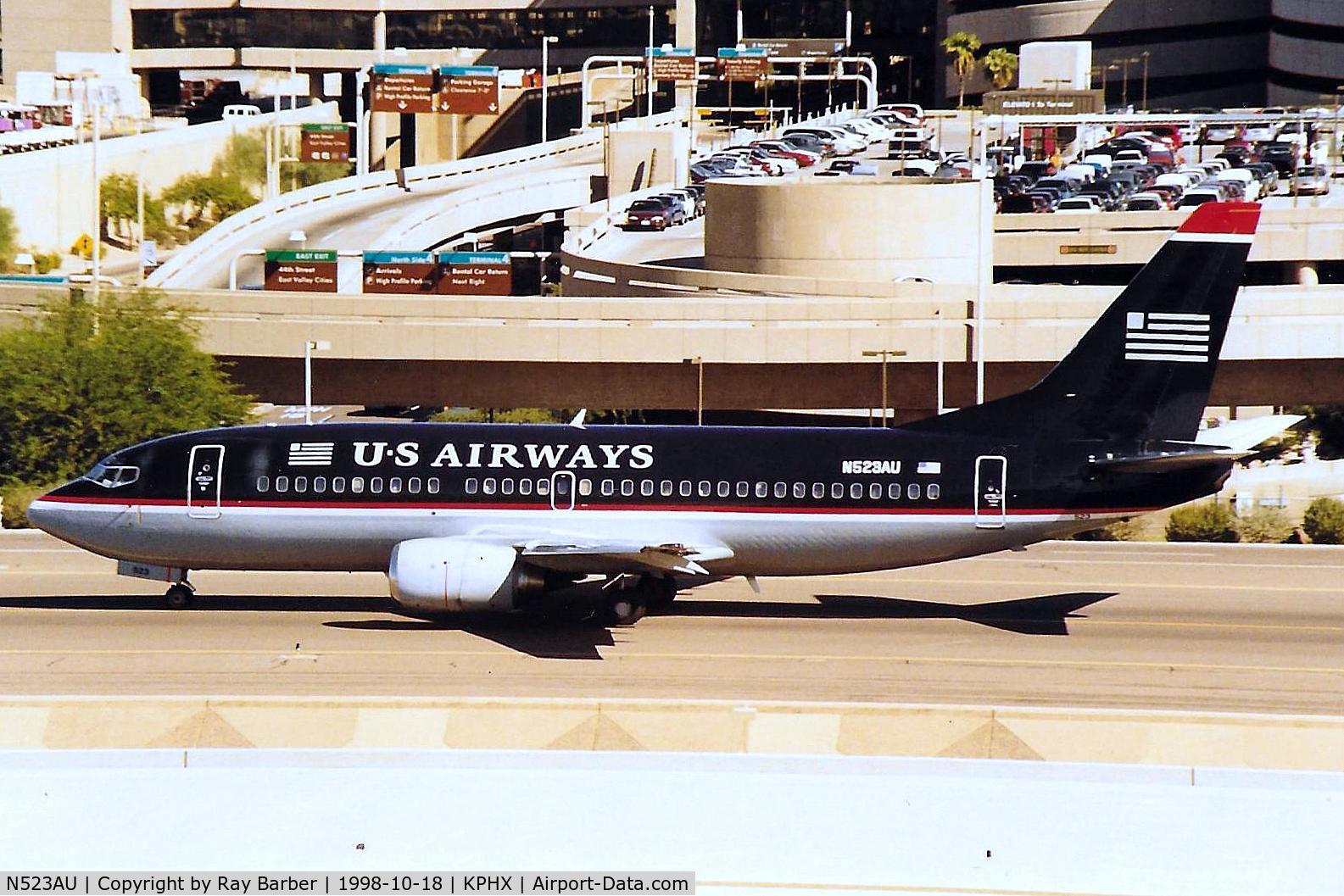 N523AU, 1988 Boeing 737-3B7 C/N 23858, Boeing 737-3B7 [23858] (US Airways) Phoenix-Sky Harbor Int'l~N 18/10/1998