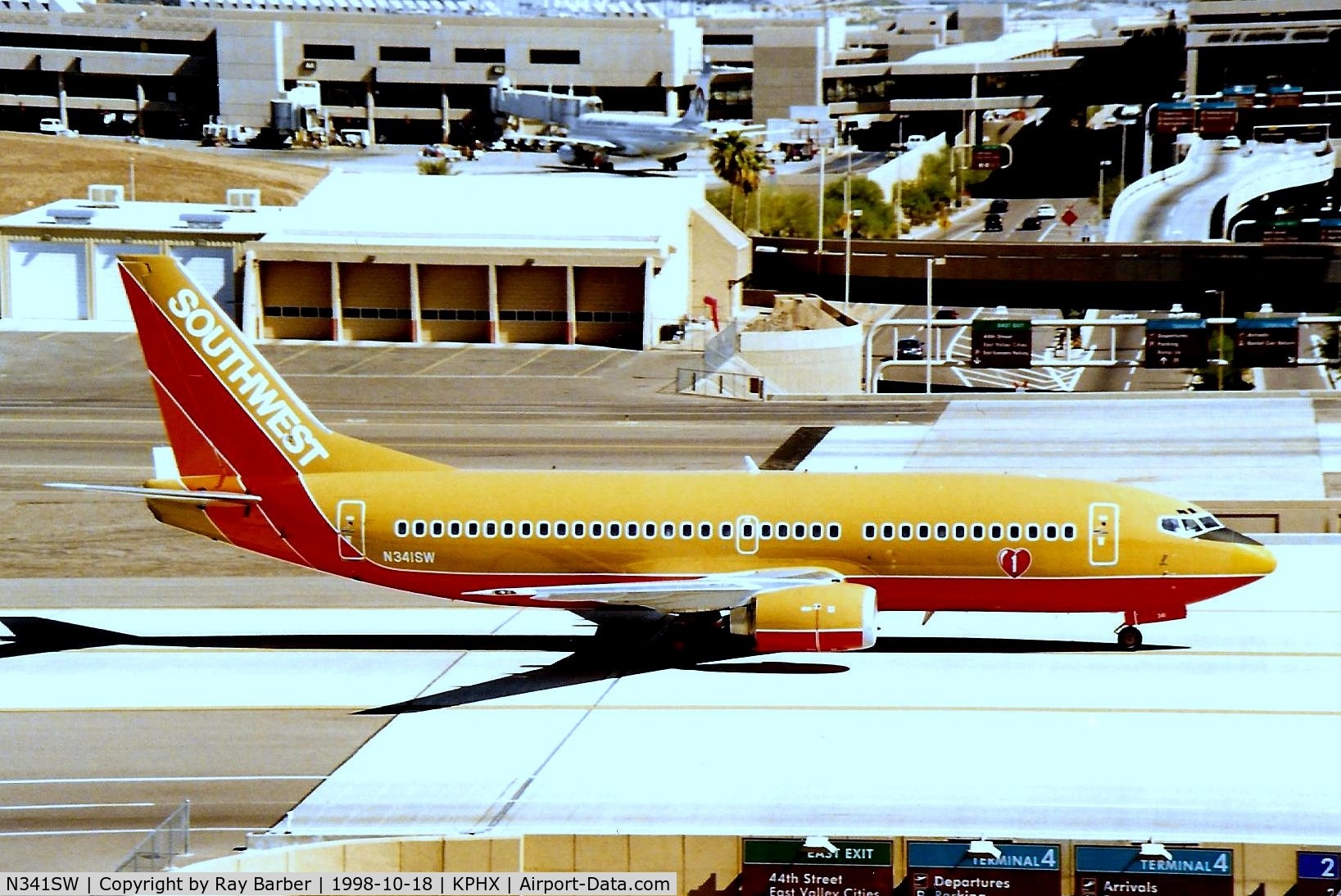 N341SW, 1988 Boeing 737-3H4 C/N 24091, Boeing 737-3H4 [24091] (Southwest Airlines) Phoenix-Sky Harbor Int'l~N 18/10/1998