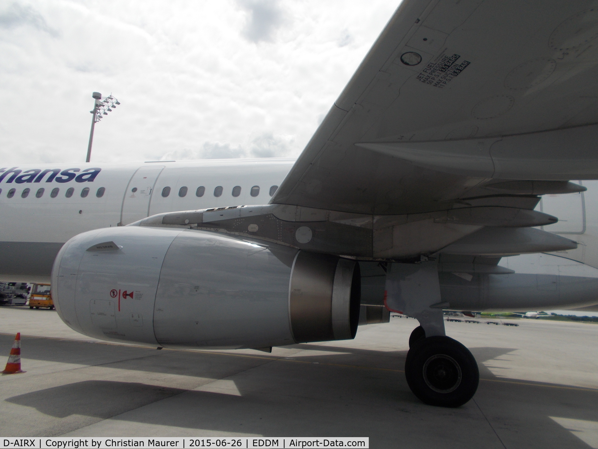 D-AIRX, 1998 Airbus A321-131 C/N 0887, Weimar's Landing Gear