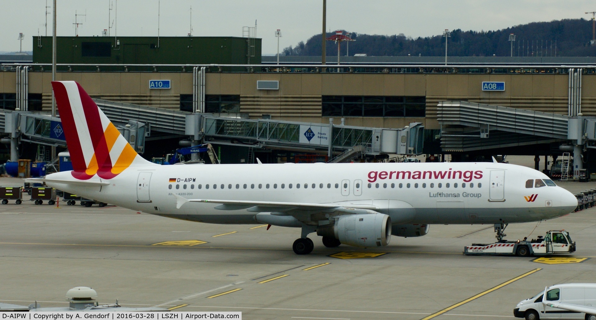 D-AIPW, 1990 Airbus A320-211 C/N 137, Germanwings, is here pushed back at Zürich-Kloten(LSZH)