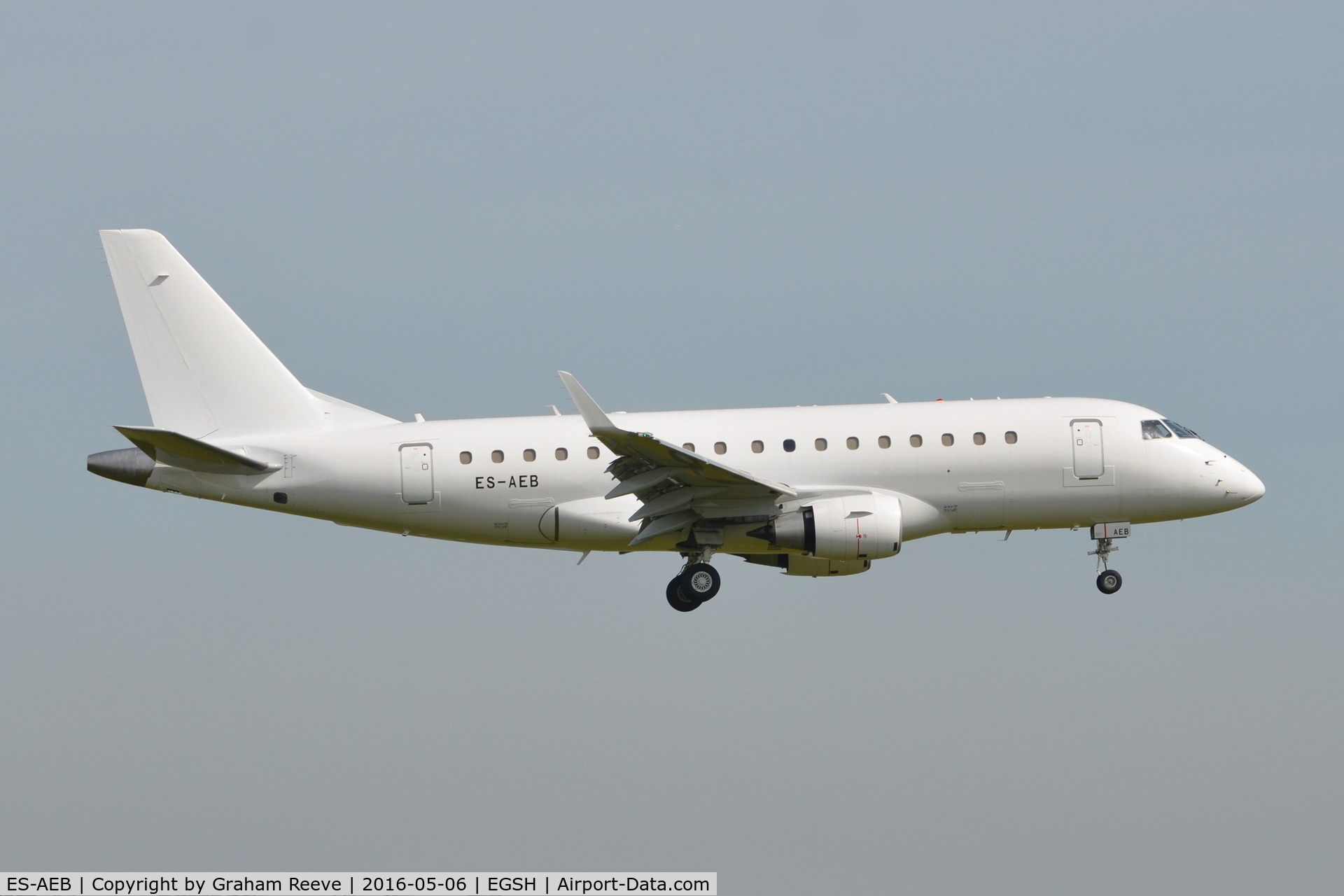 ES-AEB, 2005 Embraer 170LR (ERJ-170-100LR) C/N 17000106, Landing at Norwich.