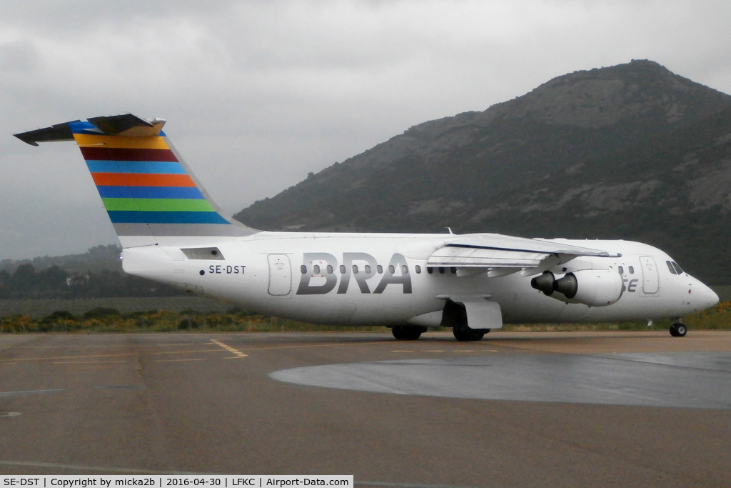 SE-DST, 1994 British Aerospace Avro 146-RJ100 C/N E3247, Taxiing with new colors