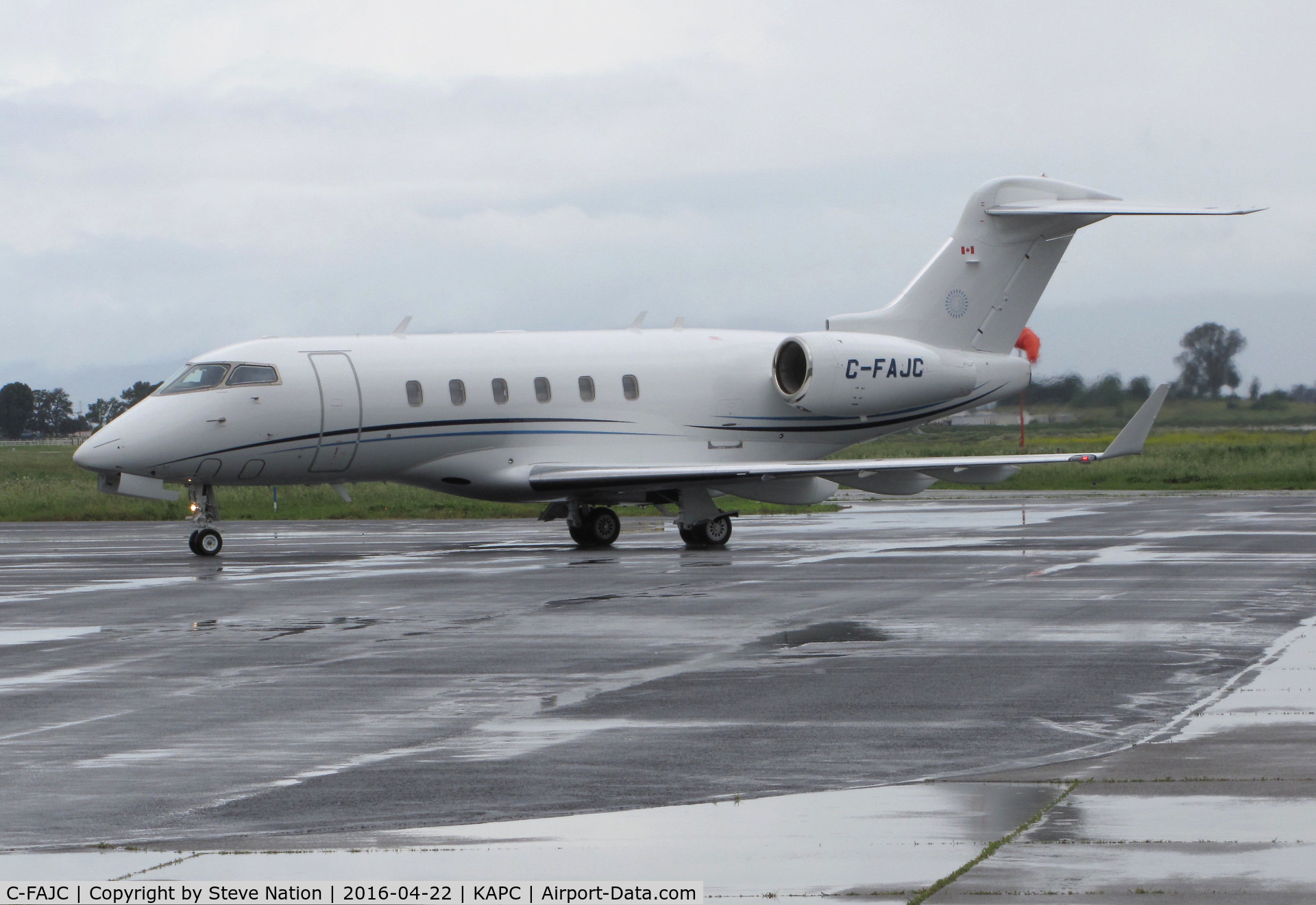 C-FAJC, 2013 Bombardier Challenger 300 (BD-100-1A10) C/N 20384, Morningstar Partners Ltd 2013 Bombardier Challenger 300 (BD-100-1A10) arriving on a rainy morning @ Napa County Airport, CA