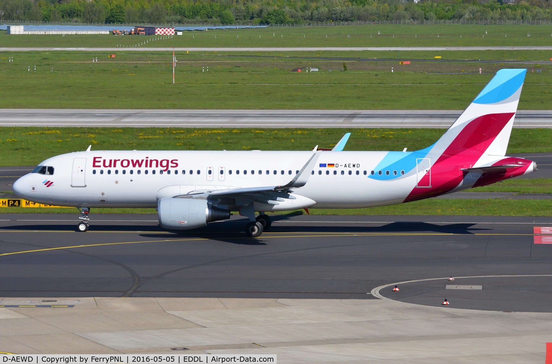 D-AEWD, 2016 Airbus A320-214 C/N 7019, Eurowings A320 taxiing for departure.
