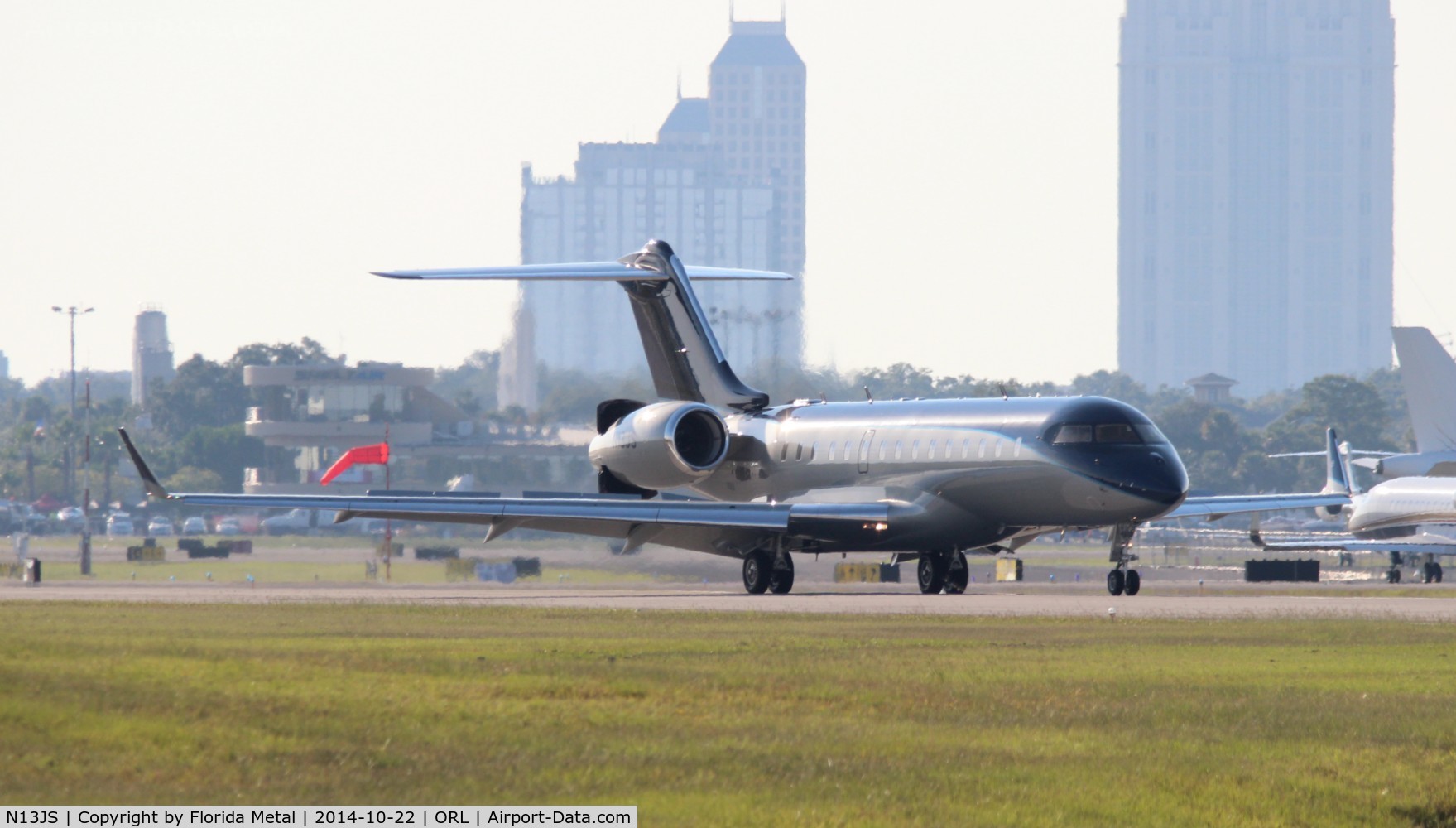 N13JS, 2005 Bombardier BD-700-1A10 Global Express C/N 9185, Global Express