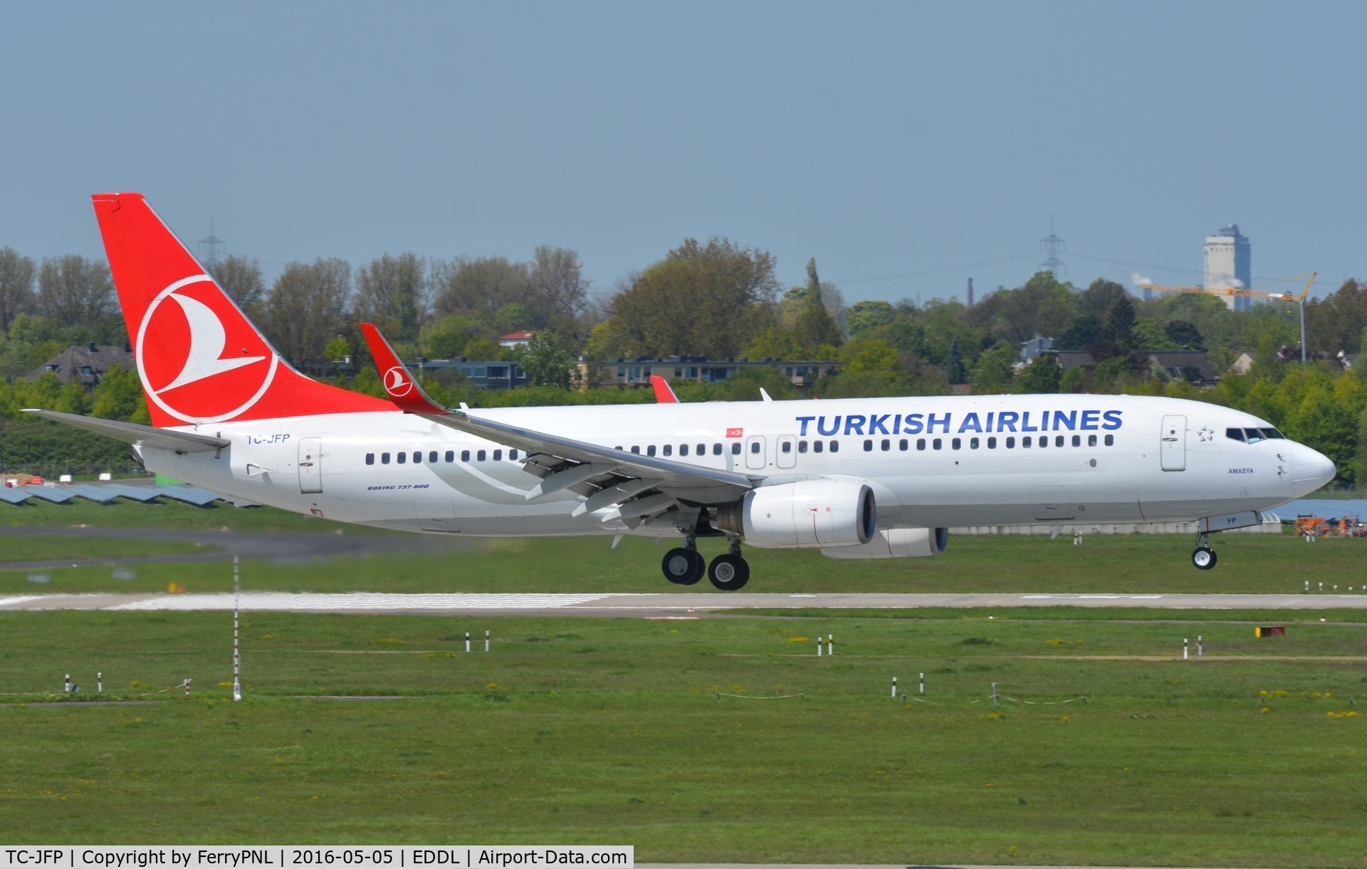 TC-JFP, 1999 Boeing 737-8F2 C/N 29778/349, Turkish B738 landing in DUS.