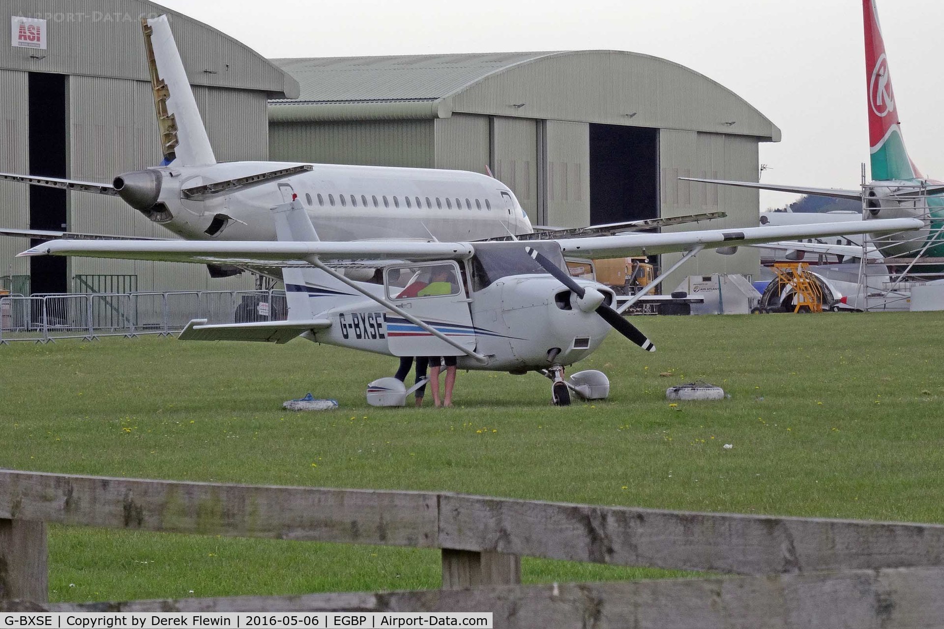 G-BXSE, 1998 Cessna 172R Skyhawk C/N 17280352, Skyhawk, Andrewsfield based, previously N9321F, seen parked up.