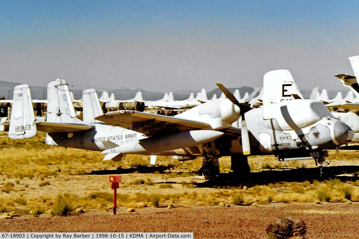 67-18903, 1967 Grumman OV-1C Mohawk C/N 104C, Grumman OV-1D Mohawk [67-18903] (AMARG/Ex United States Army) Davis Monthan AFB~N 15/10/1998