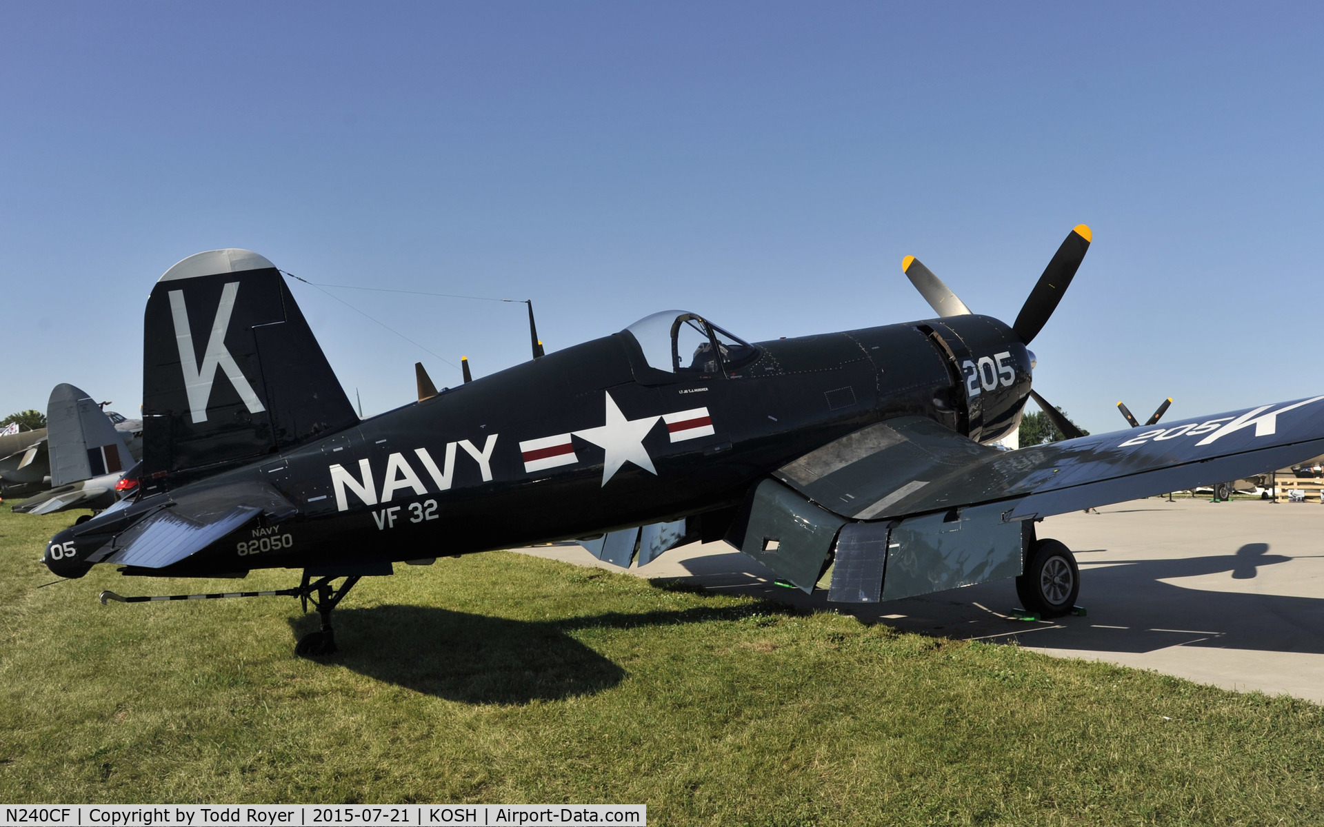 N240CF, 1945 Vought F4U-4 Corsair C/N 9513, Airventure 2015