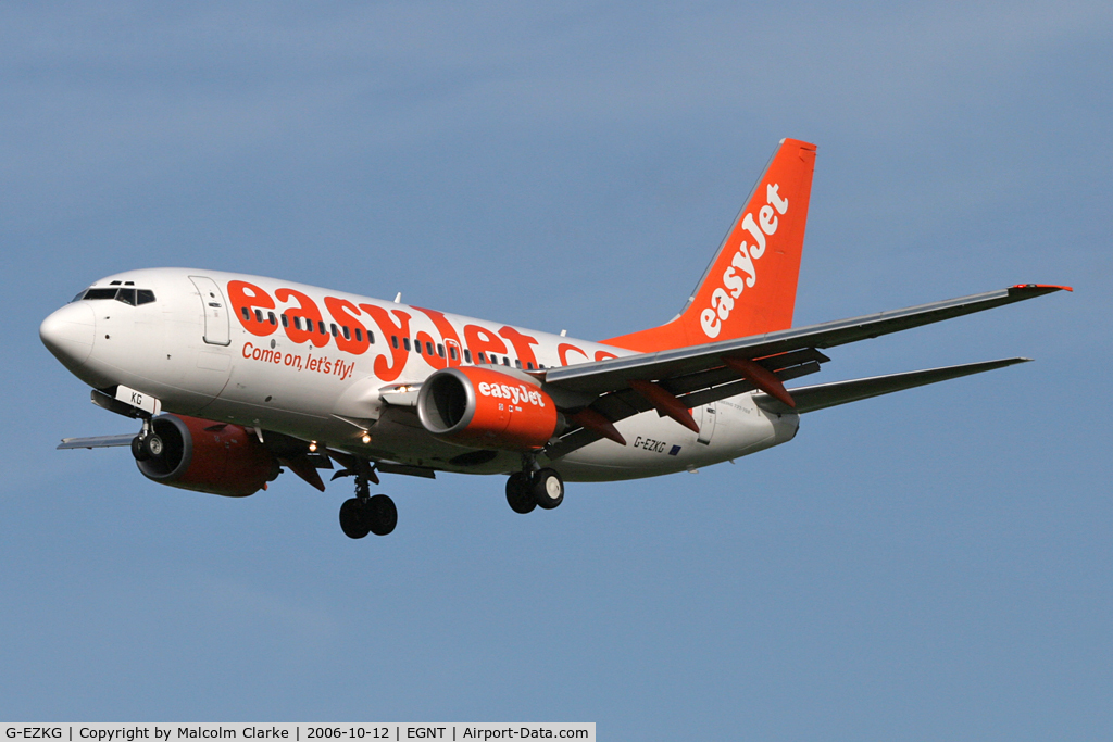 G-EZKG, 2004 Boeing 737-73V C/N 32428, Boeing 737-73V on approach to 25 at Newcastle Airport, October 2006.