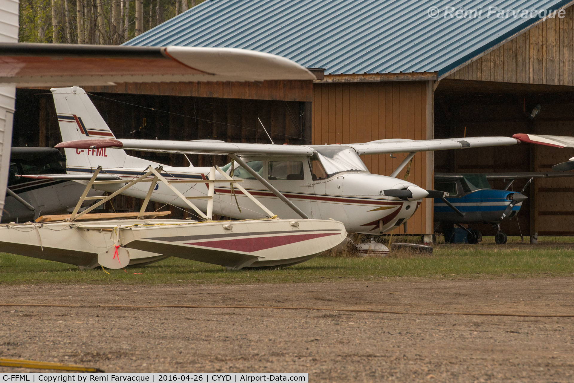 C-FFML, 1964 Cessna 172E C/N 17251685, Still there. Still hard to photograph.