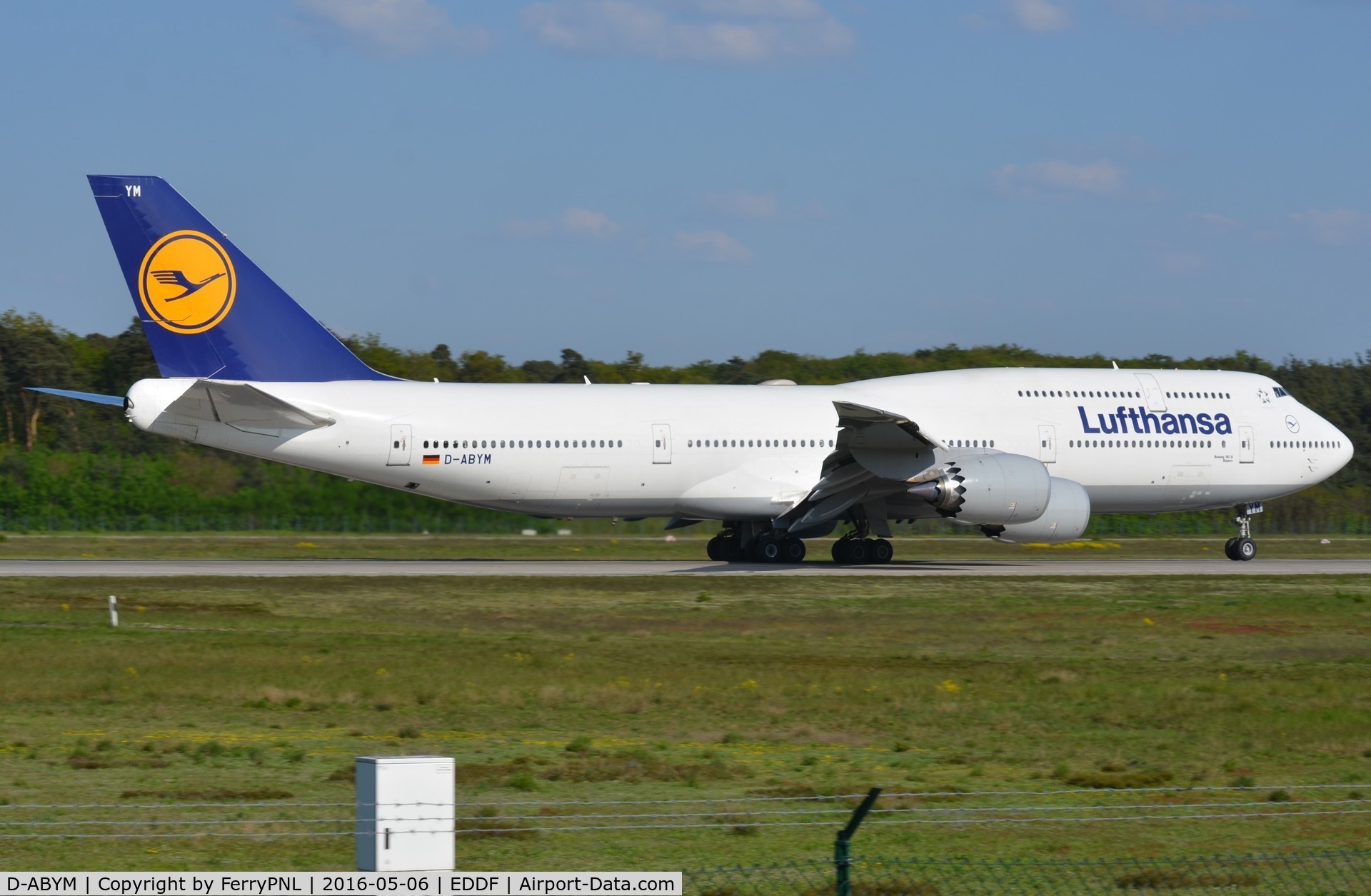 D-ABYM, 2014 Boeing 747-830 C/N 37837, Lufthansa B748 departing FRA.