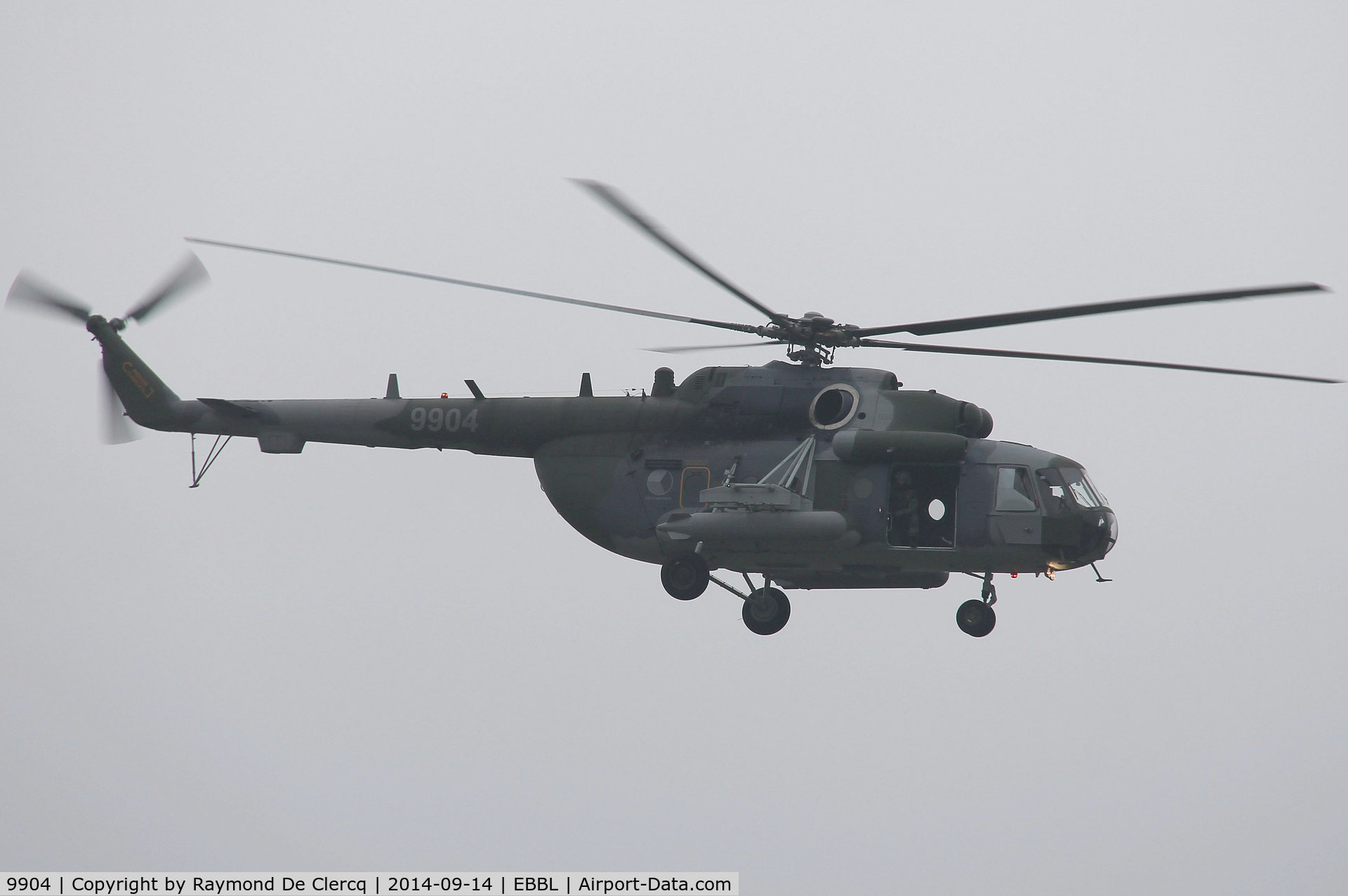 9904, Mil Mi-171Sh Hip C/N 59489619904, Flying display in the cloudy morning at EBBL.