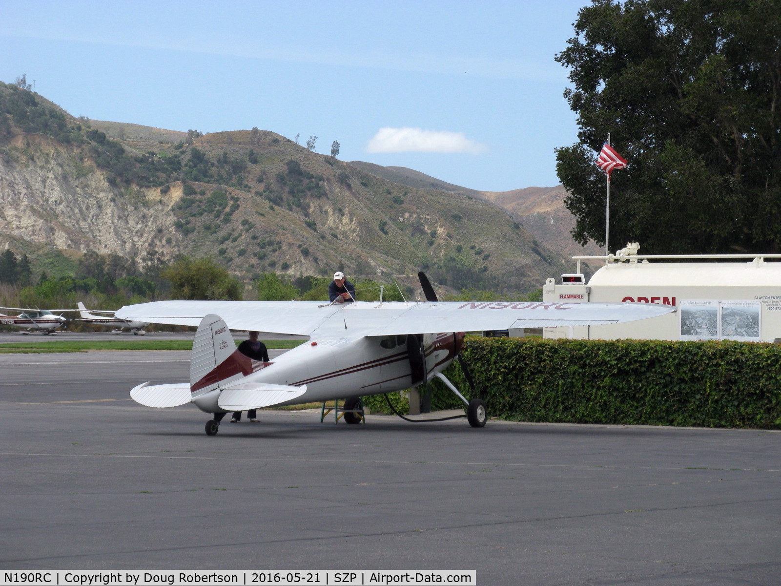 N190RC, 1953 Cessna 190 C/N 16056, 1953 Cessna 190 BUSINESSLINER, Continental W670 220 Hp radial, at fuel dock refueling wing tanks