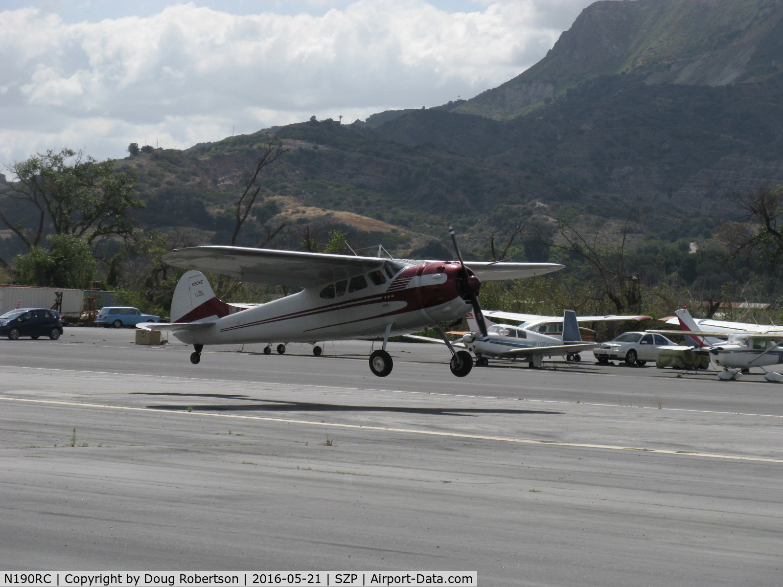 N190RC, 1953 Cessna 190 C/N 16056, 1953 Cessna 190 BUSINESSLINER, Continental W670 220 Hp radial, landing Rwy 22