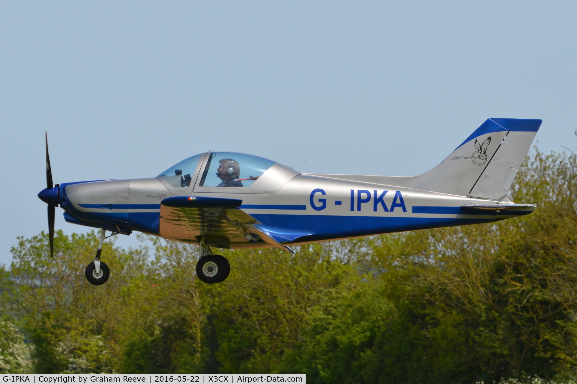 G-IPKA, 2005 Alpi Aviation Pioneer 300 C/N PFA 330-14355, Landing at Northrepps.