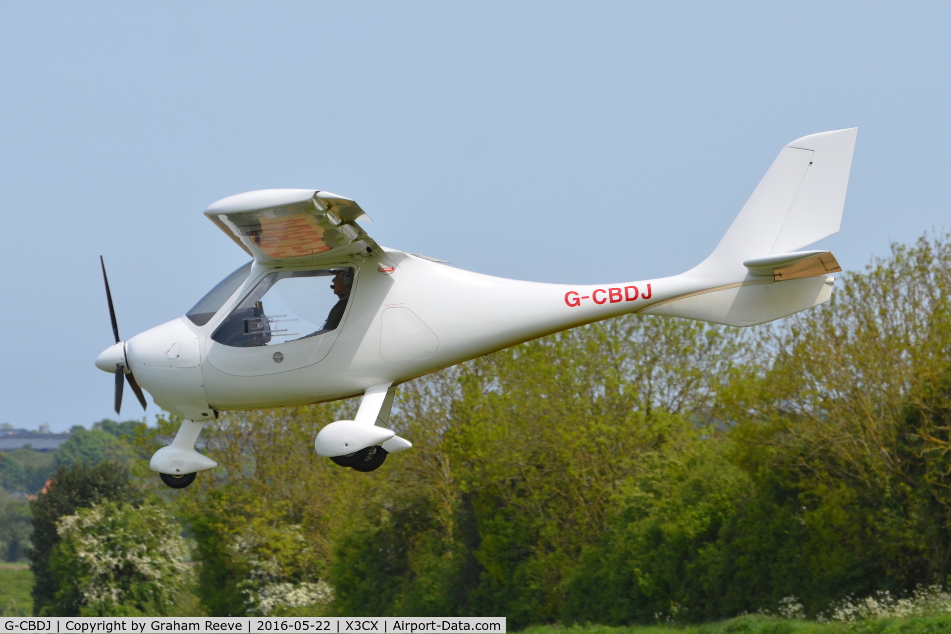 G-CBDJ, 2001 Flight Design CT2K C/N 7850, Landing at Northrepps.
