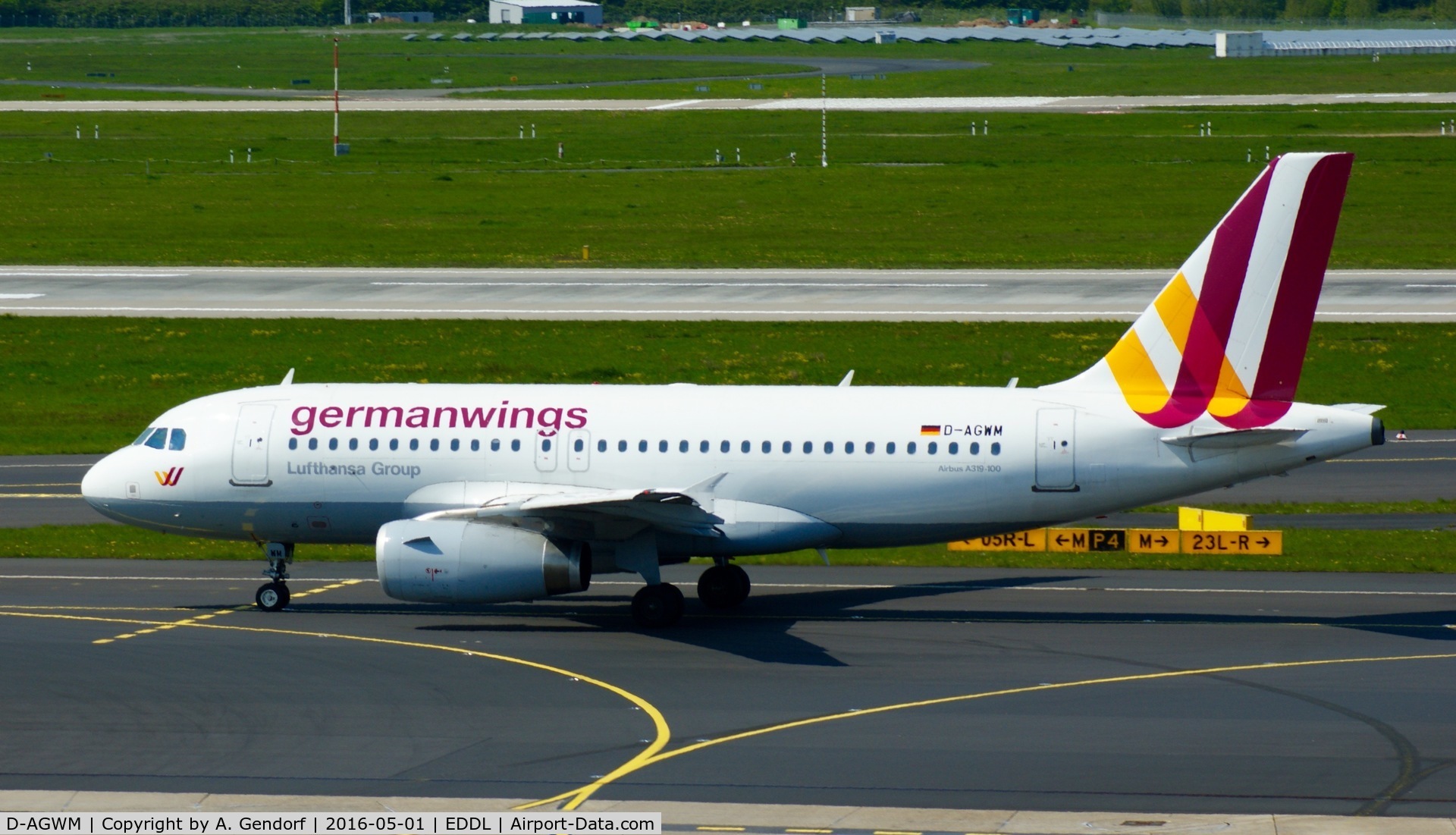 D-AGWM, 2009 Airbus A319-132 C/N 3839, Germanwings, is here taxiing to RWY 05R at Düsseldorf Int'l(EDDL)