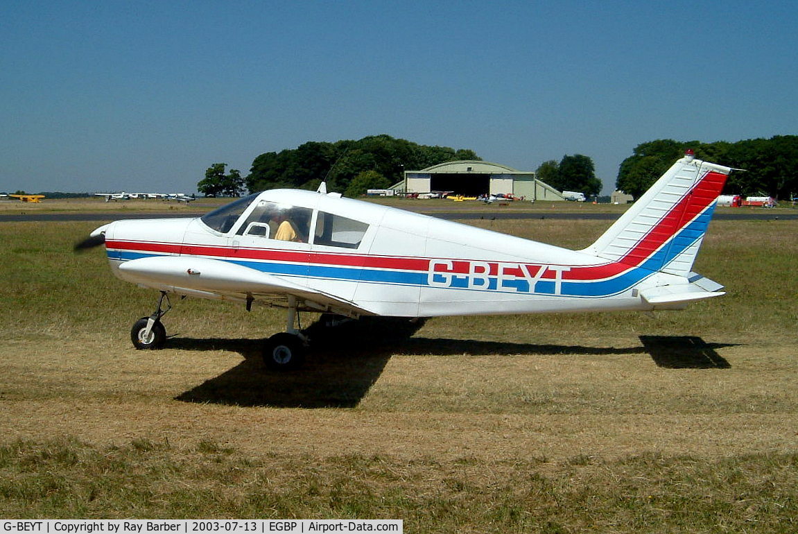 G-BEYT, 1964 Piper PA-28-140 Cherokee C/N 28-20330, Piper PA-28-140 Cherokee [28-20330] Kemble~G 13/07/2003