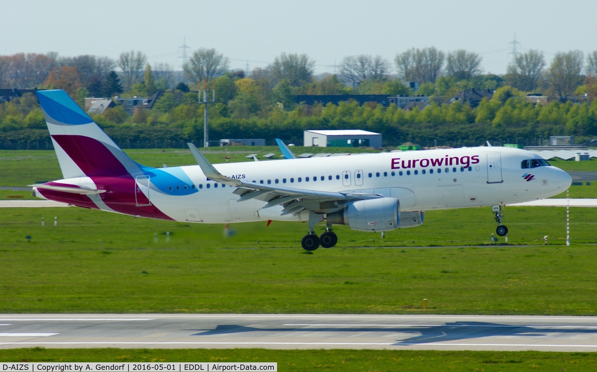 D-AIZS, 2013 Airbus A320-214 C/N 5557, Eurowings, here landing at Düsseldorf Int'l(EDDL)