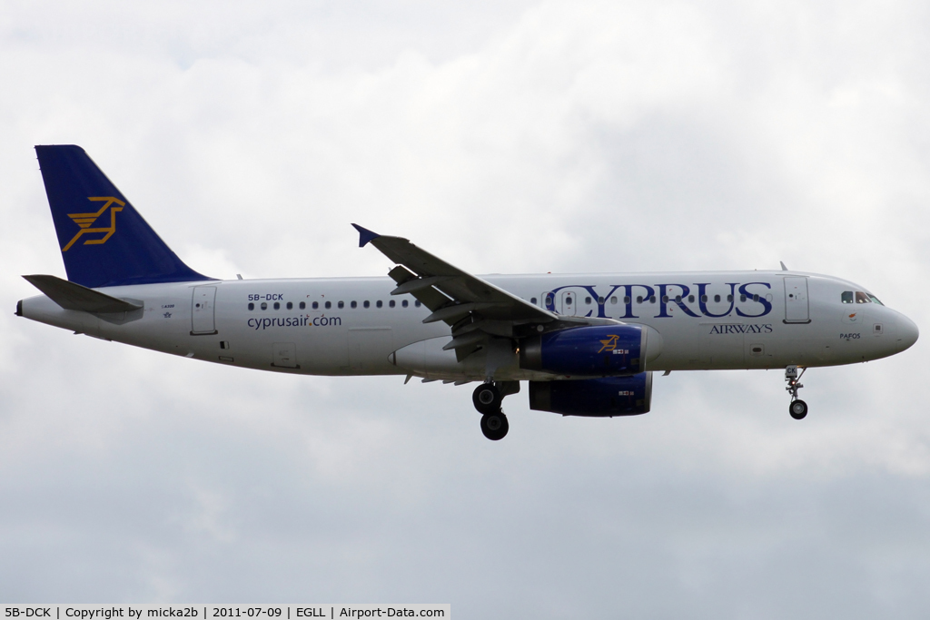 5B-DCK, 2004 Airbus A320-232 C/N 2275, Landing