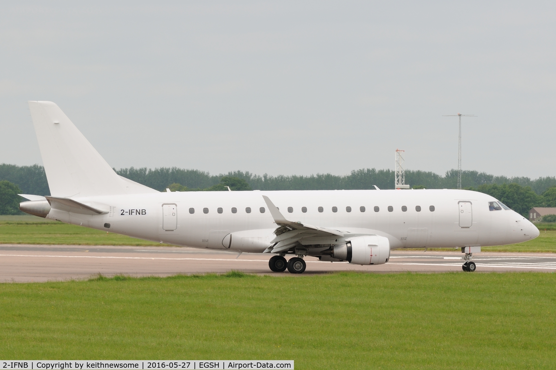 2-IFNB, 2005 Embraer 170LR (ERJ-170-100LR) C/N 17000093, Nice Visitor.