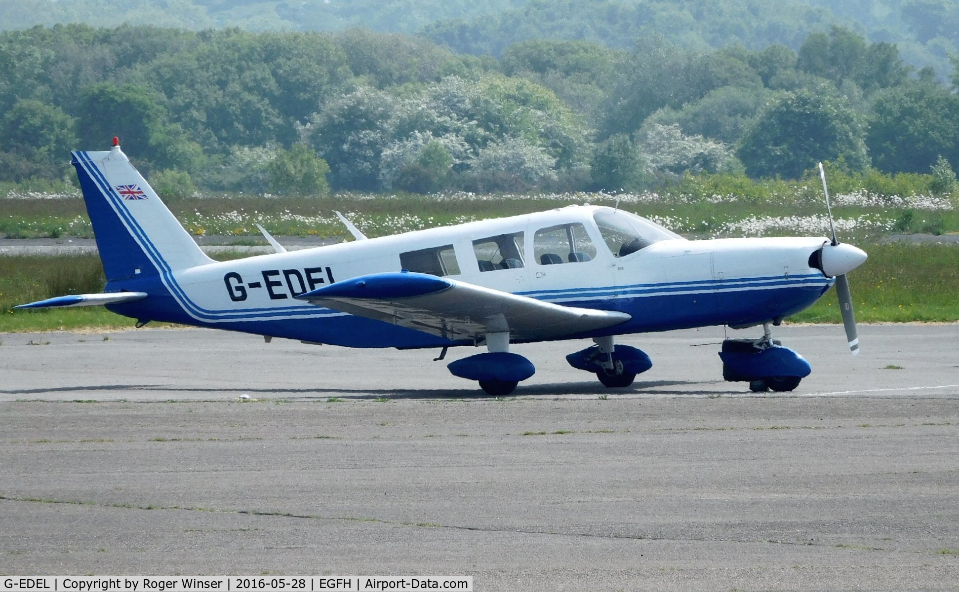 G-EDEL, 1970 Piper PA-32-300 Cherokee Six Cherokee Six C/N 32-7140009, Visiting Cherokee Six.