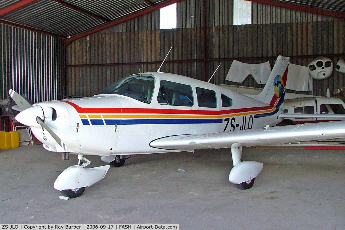 ZS-JLO, Piper PA-28-151 Cherokee Warrior C/N 28-7515179, Piper PA-28-151 Cherokee Warrior [28-7515179] Stellenbosch~ZS 17/09/2006
